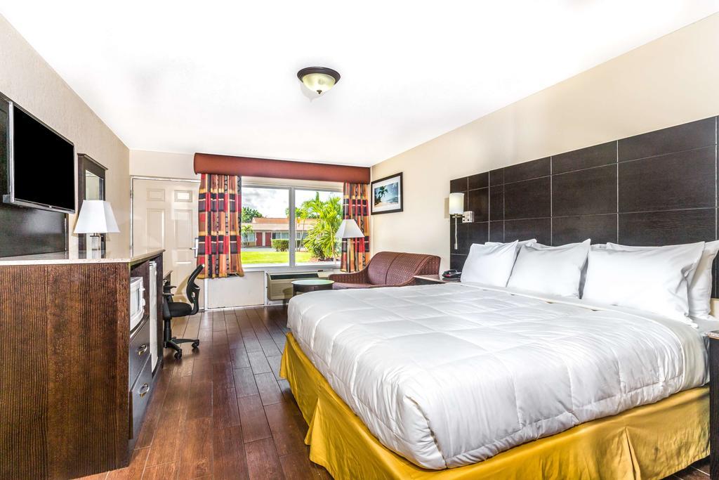 Econo Lodge Inn & Suites Florida City Exteriér fotografie