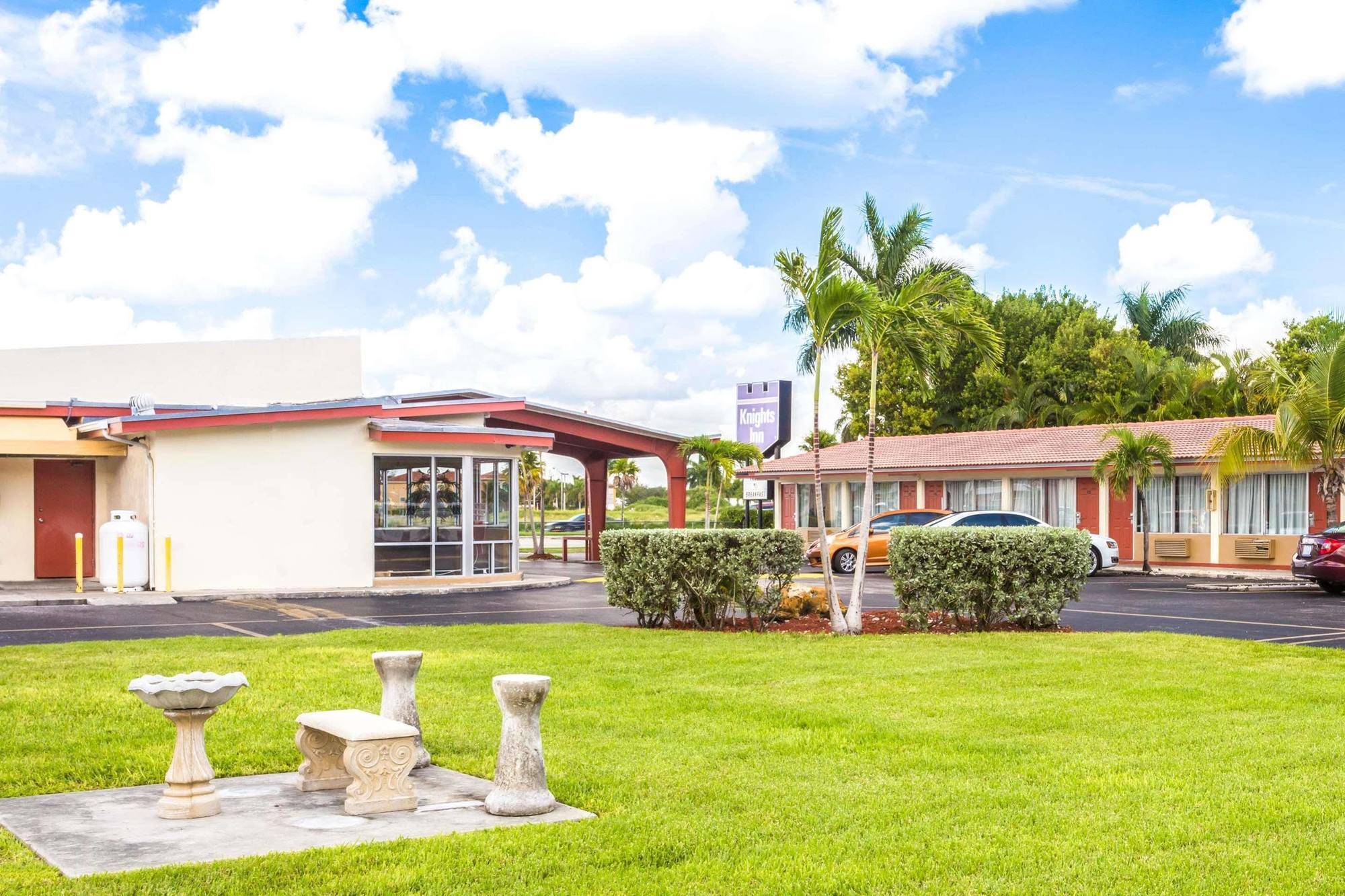 Econo Lodge Inn & Suites Florida City Exteriér fotografie
