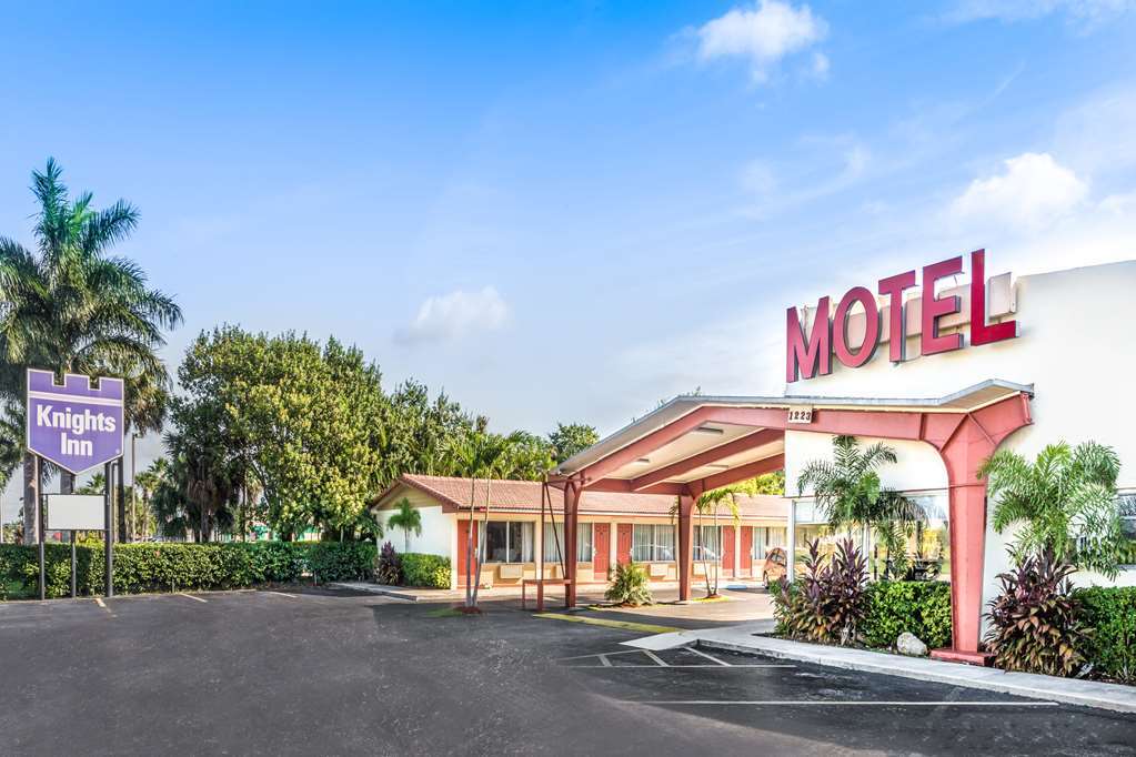 Econo Lodge Inn & Suites Florida City Exteriér fotografie
